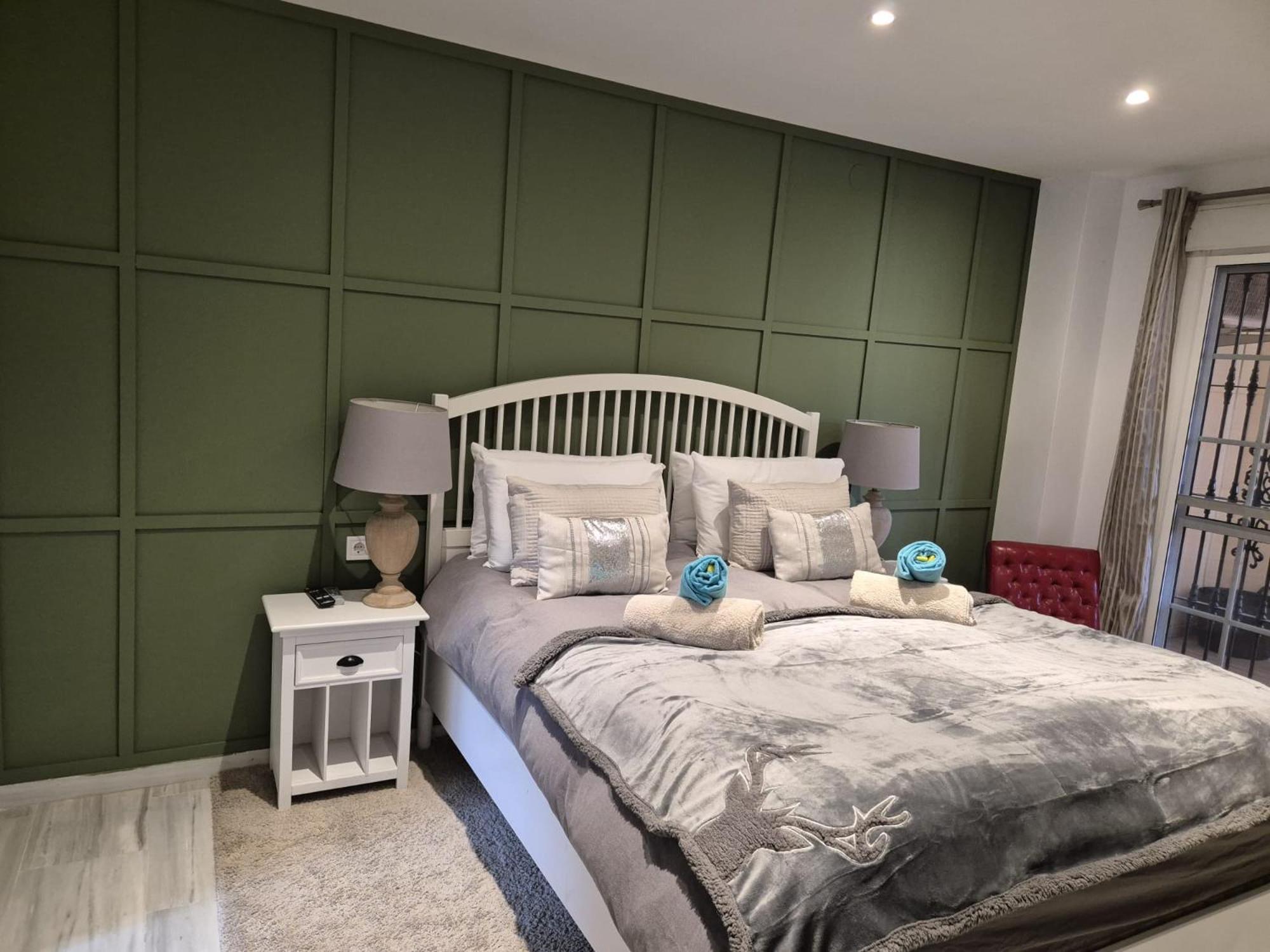 Luxurious Three Bedroom Duplex Apt Close To Beach Fuengirola Exteriör bild